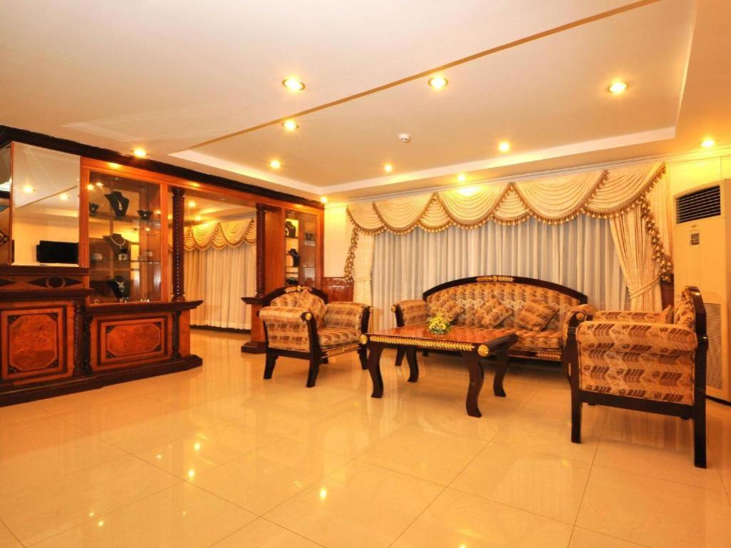 Jun Yue Hotel Phnom Penh Esterno foto
