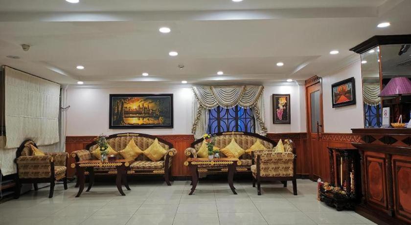 Jun Yue Hotel Phnom Penh Esterno foto