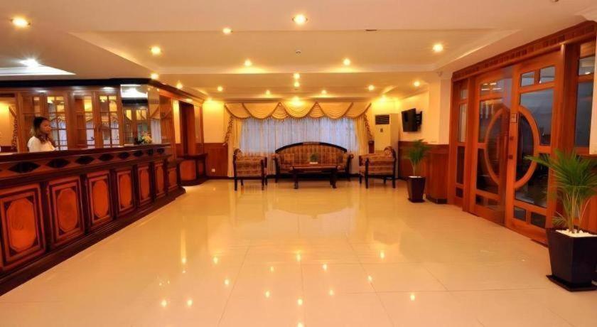 Jun Yue Hotel Phnom Penh Esterno foto