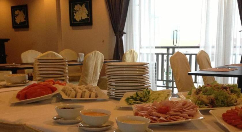 Jun Yue Hotel Phnom Penh Esterno foto