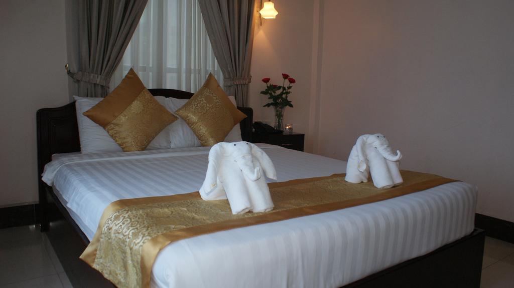Jun Yue Hotel Phnom Penh Esterno foto