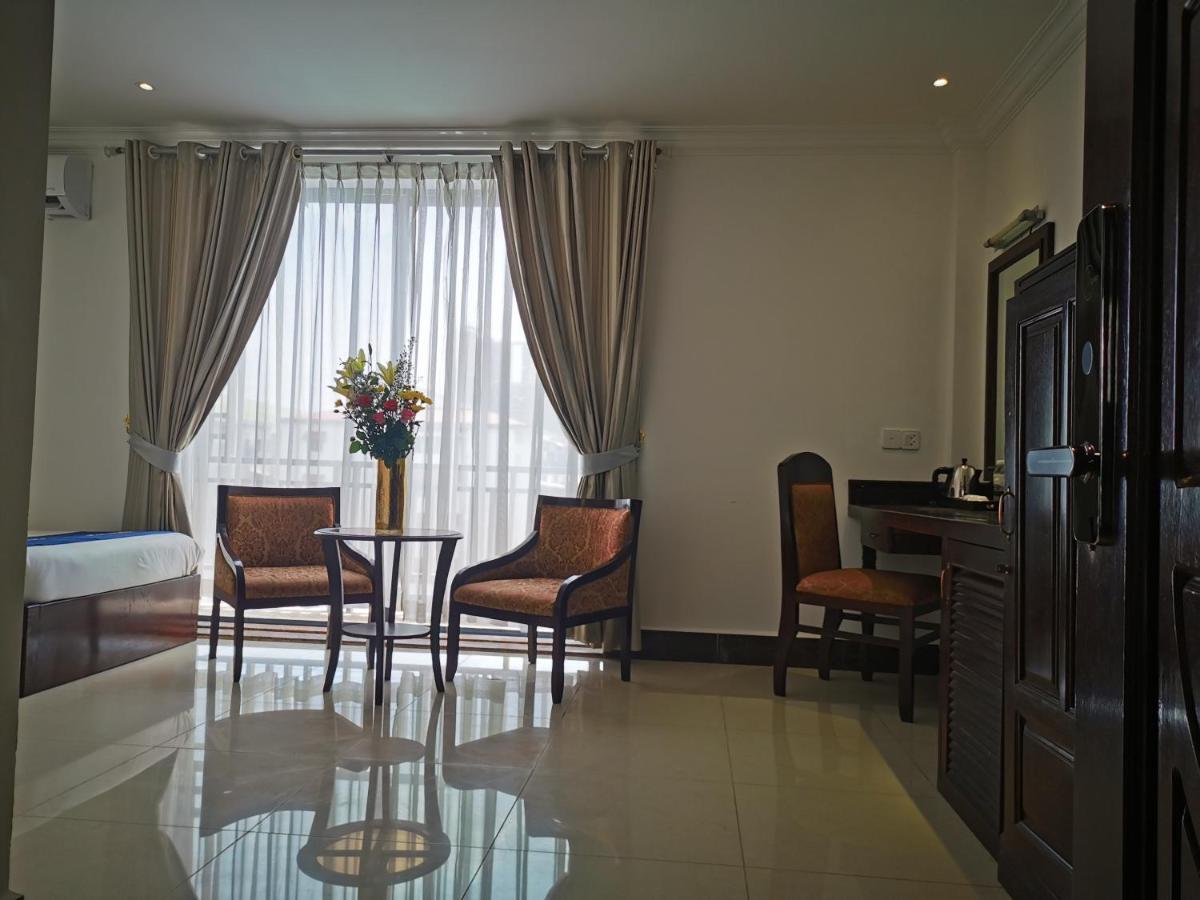 Jun Yue Hotel Phnom Penh Esterno foto